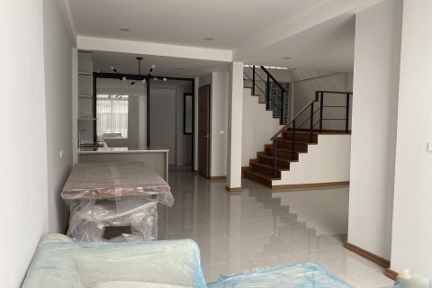 Townhouse in Watthana, Bangkok, Thailand 3 bedrooms № 161275 - photo 22