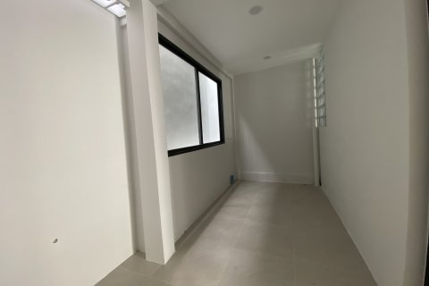 Townhouse in Watthana, Bangkok, Thailand 3 bedrooms № 161275 - photo 7