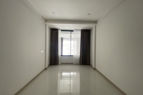 Townhouse in Watthana, Bangkok, Thailand 3 bedrooms № 161275 - photo 3