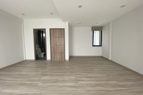 Townhouse in Watthana, Bangkok, Thailand 3 bedrooms № 161275 - photo 24