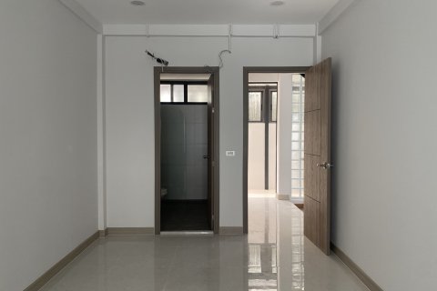 Townhouse in Watthana, Bangkok, Thailand 3 bedrooms № 161275 - photo 9