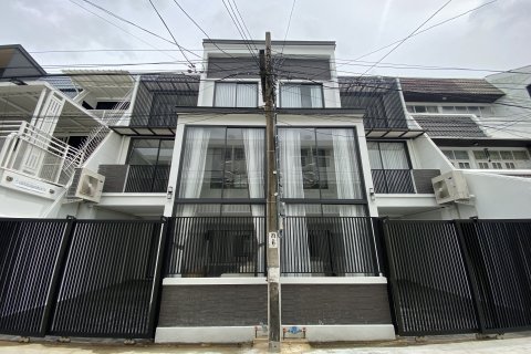 Townhouse in Watthana, Bangkok, Thailand 3 bedrooms № 161275