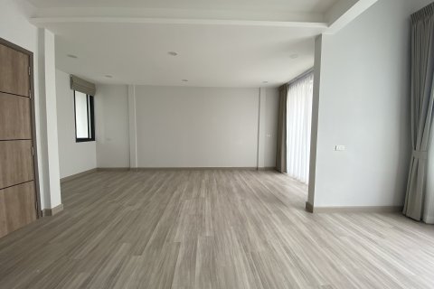 Townhouse in Watthana, Bangkok, Thailand 3 bedrooms № 161275 - photo 6