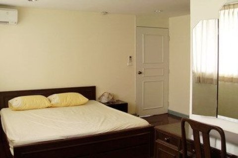 Condo in Watthana, Bangkok, Thailand, 2 bedrooms  № 161276 - photo 8