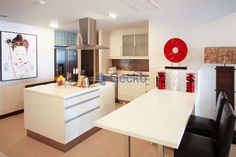 Condo in Pattaya, Thailand, 3 bedrooms № 197328 - photo 13