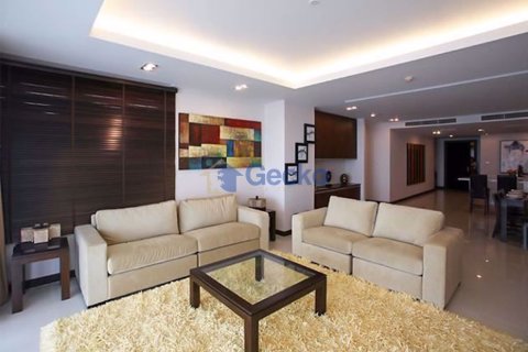 Condo in Pattaya, Thailand, 3 bedrooms № 197328 - photo 5
