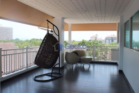 House in Pattaya, Thailand 6 bedrooms № 197323 - photo 8