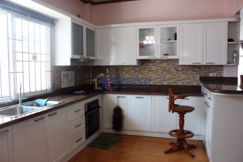 House in Pattaya, Thailand 6 bedrooms № 197323 - photo 2