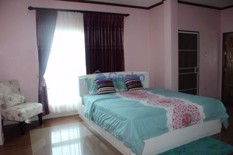 House in Pattaya, Thailand 6 bedrooms № 197323 - photo 14