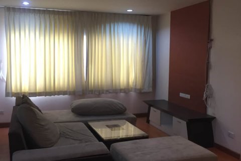 Condo in Bangkok, Thailand, 2 bedrooms  № 161474 - photo 5