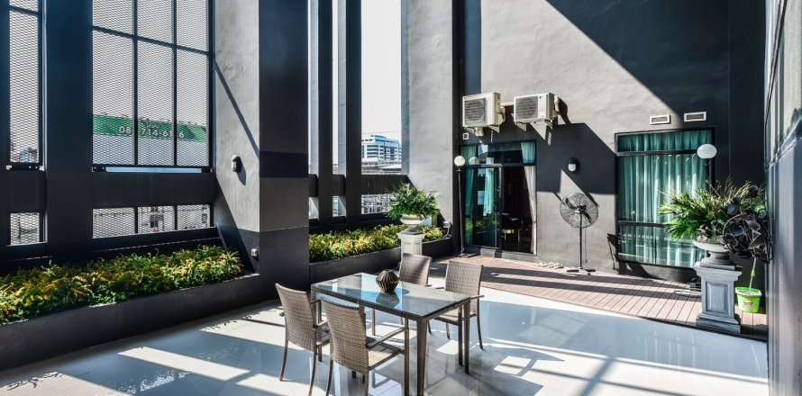 Кондоминиум с 3 спальнями в Бангкоке, Таиланд № 161473