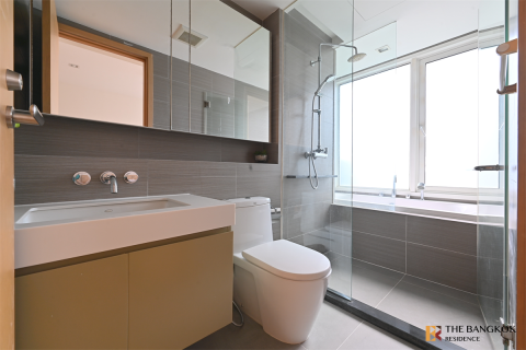 Condo in Bangkok, Thailand, 3 bedrooms № 185226 - photo 3