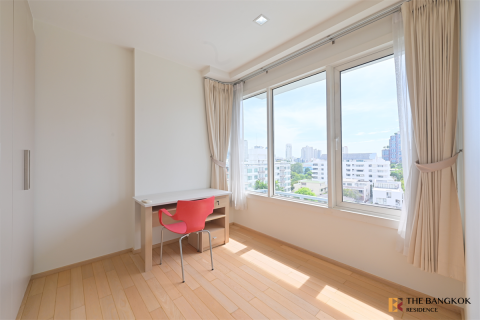 Condo in Bangkok, Thailand, 3 bedrooms № 185226 - photo 4