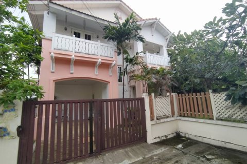 Дом в Паттайе, Таиланд с 3 спальнями  № 146465 - фото 1