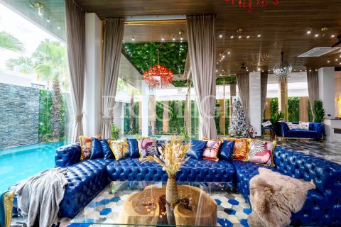 House in Pattaya, Thailand 10 bedrooms № 199875 - photo 4