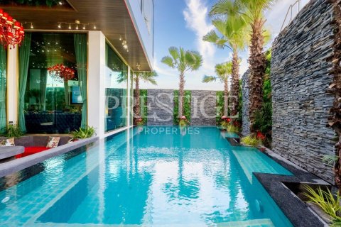 House in Pattaya, Thailand 10 bedrooms № 199875 - photo 2