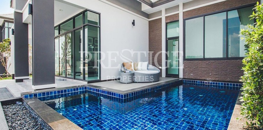 House in Pattaya, Thailand 3 bedrooms № 199874