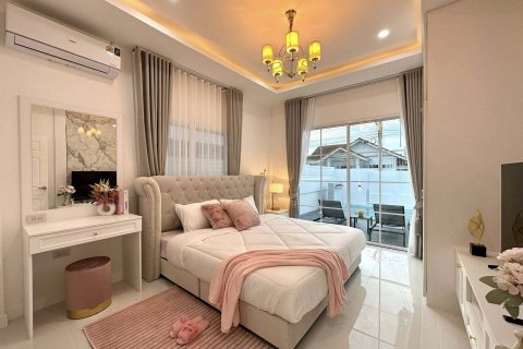 Maison à Pattaya, Thaïlande 3 chambres № 146103 - photo 10