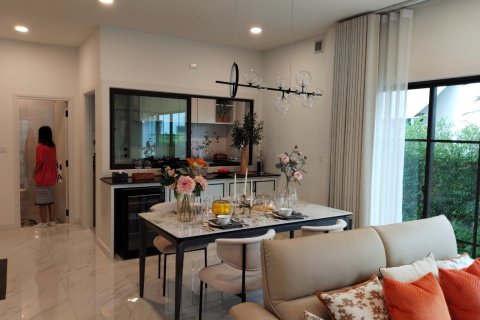 Maison à Chiang Mai, Thaïlande 4 chambres № 162761 - photo 2