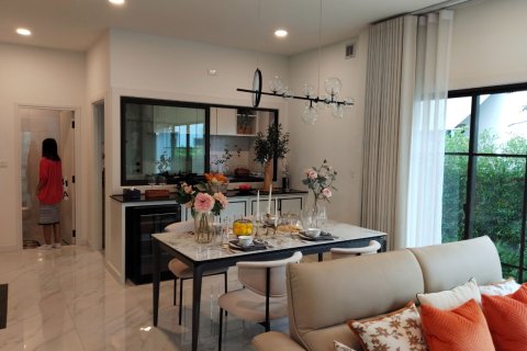 House in Chiang Mai, Thailand 4 bedrooms № 162761 - photo 2