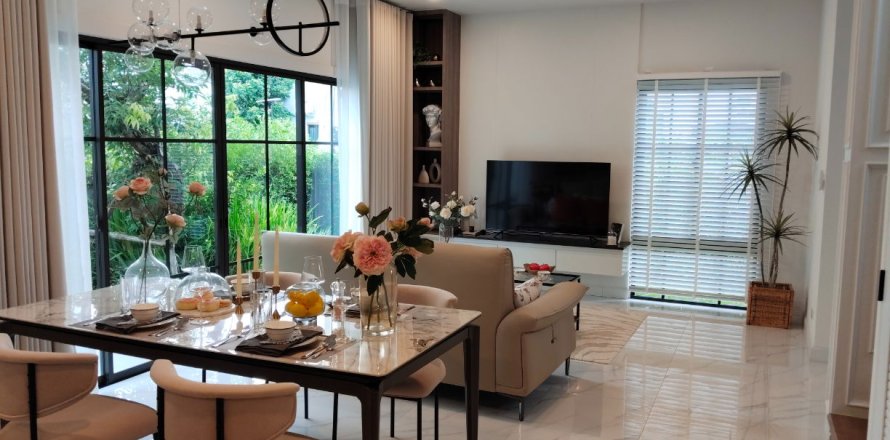 House in Chiang Mai, Thailand 4 bedrooms № 162761