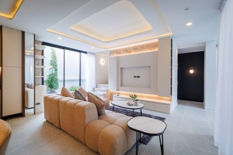 Villa in Chiang Mai, Thailand 5 bedrooms № 162759 - photo 3