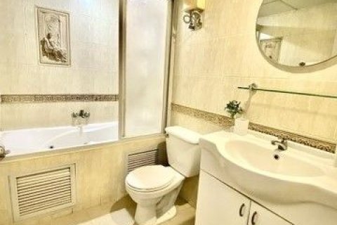 Condo à Yan Nawa, Bangkok, Thaïlande, 3 chambres № 161848 - photo 8