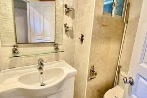 Condo à Yan Nawa, Bangkok, Thaïlande, 3 chambres № 161848 - photo 11