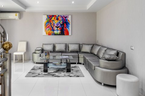 House in Chiang Mai, Thailand 4 bedrooms № 154549 - photo 4