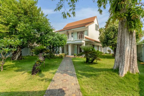 House in Chiang Mai, Thailand 4 bedrooms № 154549 - photo 8