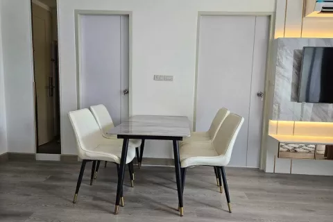 Studio in the Condo in Watthana, Bangkok, Thailand  № 145414 - photo 4