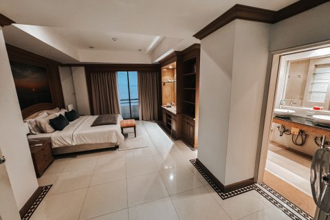 Penthouse in Pattaya, Thailand 4 bedrooms № 161565 - photo 16
