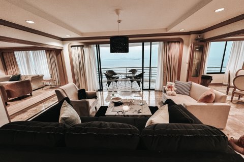 Penthouse in Pattaya, Thailand 4 bedrooms № 161565
