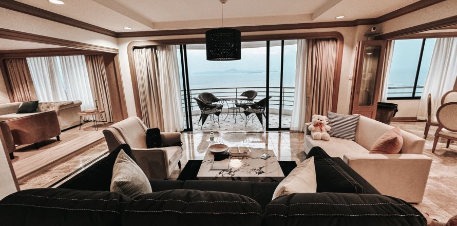 Penthouse in Pattaya, Thailand 4 bedrooms № 161565