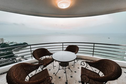 Penthouse in Pattaya, Thailand 4 bedrooms № 161565 - photo 2