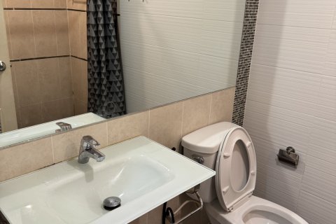 Кондоминиум с 2 спальнями в Кханнаяу, Бангкок, Таиланд № 161571 - фото 7