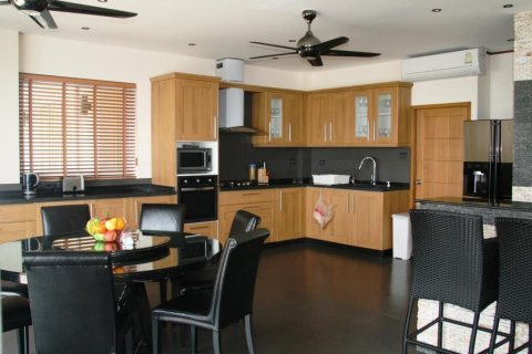 Villa in Ko Samui, Thailand 6 bedrooms № 169640 - photo 4