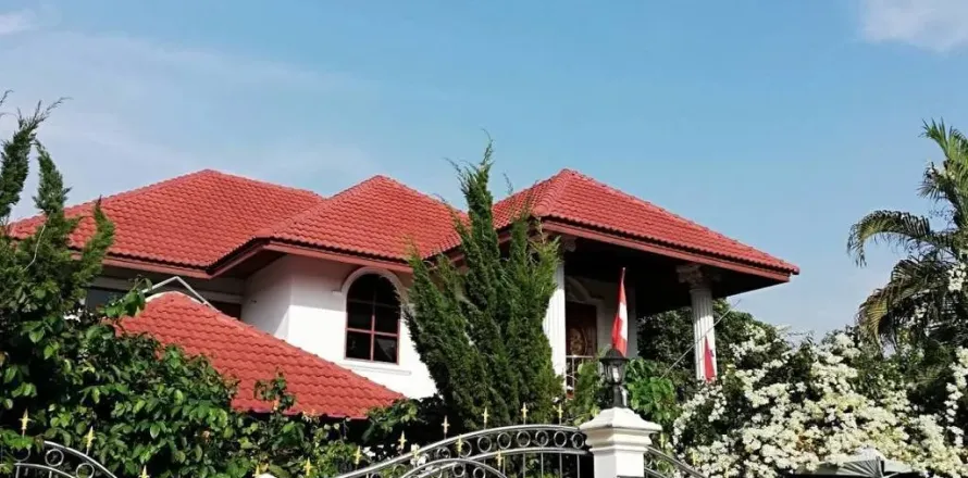 House in Phrae, Thailand 4 bedrooms № 169635