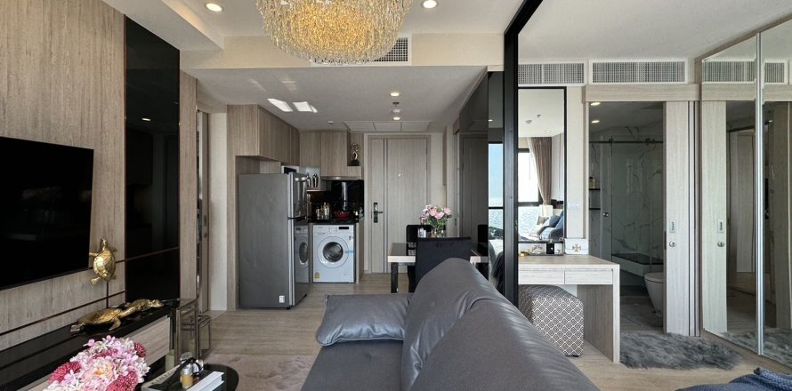 Condo in Pattaya, Thailand, 2 bedrooms  № 145480