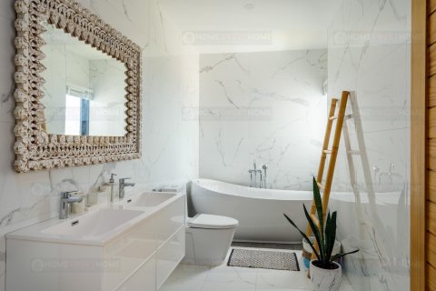 Villa in Ko Samui, Thailand 3 bedrooms № 180025 - photo 17