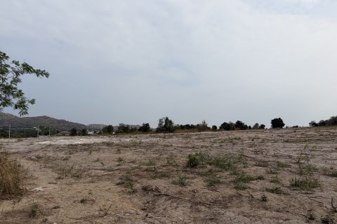 Terrain à Hua Hin, Thaïlande 16348 m2 № 159102