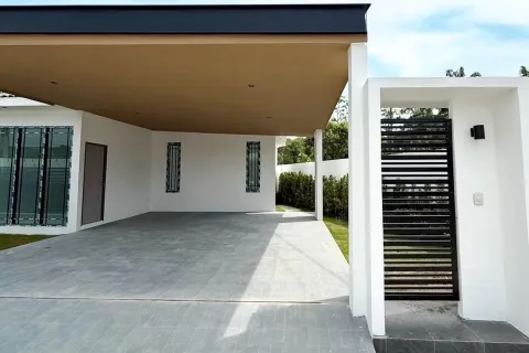 House in Phuket, Thailand 3 bedrooms № 159104 - photo 3