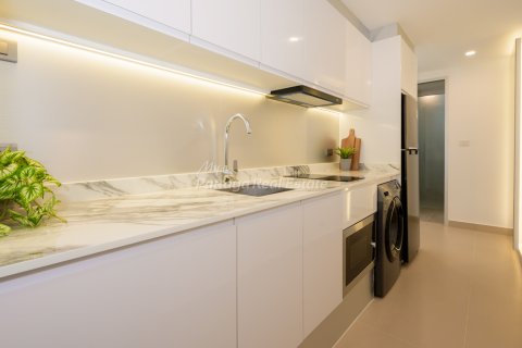 Студия в кондо в Банг Ламунге, Таиланд № 205037 - фото 2