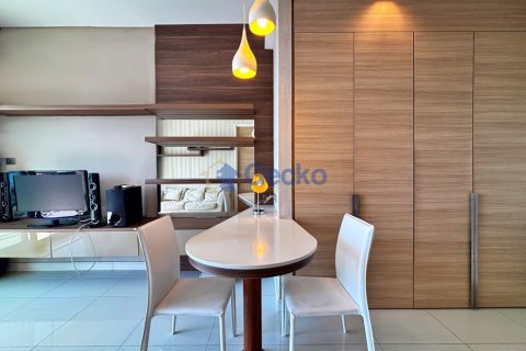 Condo in Pattaya, Thailand, 1 bedroom № 196045 - photo 16