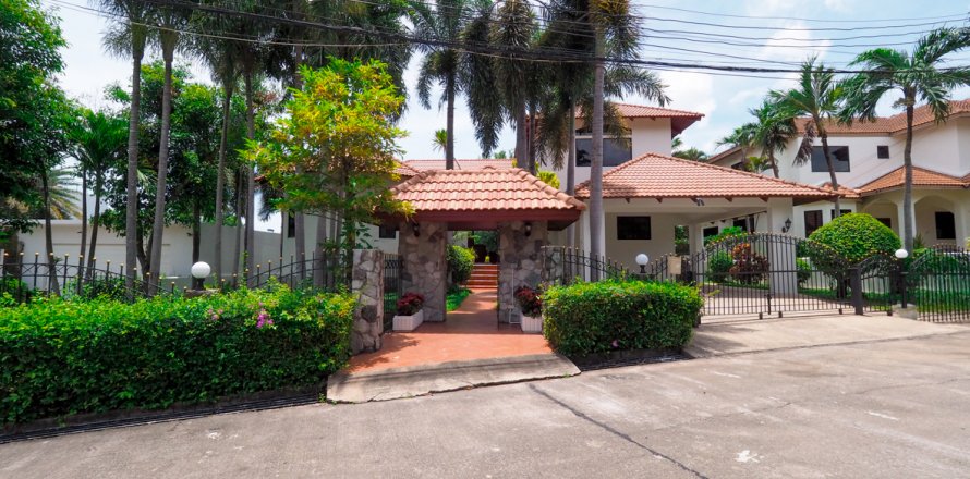 Дом в Банг Ламунге, Таиланд с 5 спальнями  № 113531