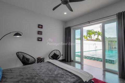 House in Pattaya, Thailand 3 bedrooms № 113529 - photo 15
