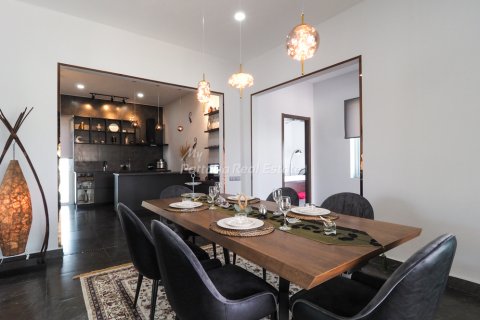 House in Pattaya, Thailand 3 bedrooms № 113529 - photo 17