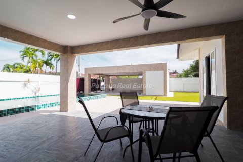 House in Pattaya, Thailand 3 bedrooms № 113529 - photo 21