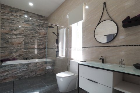 House in Pattaya, Thailand 3 bedrooms № 113529 - photo 19