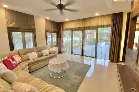 Casa de 3 dormitorios en Pattaya, Tailandia № 212075 - foto 3